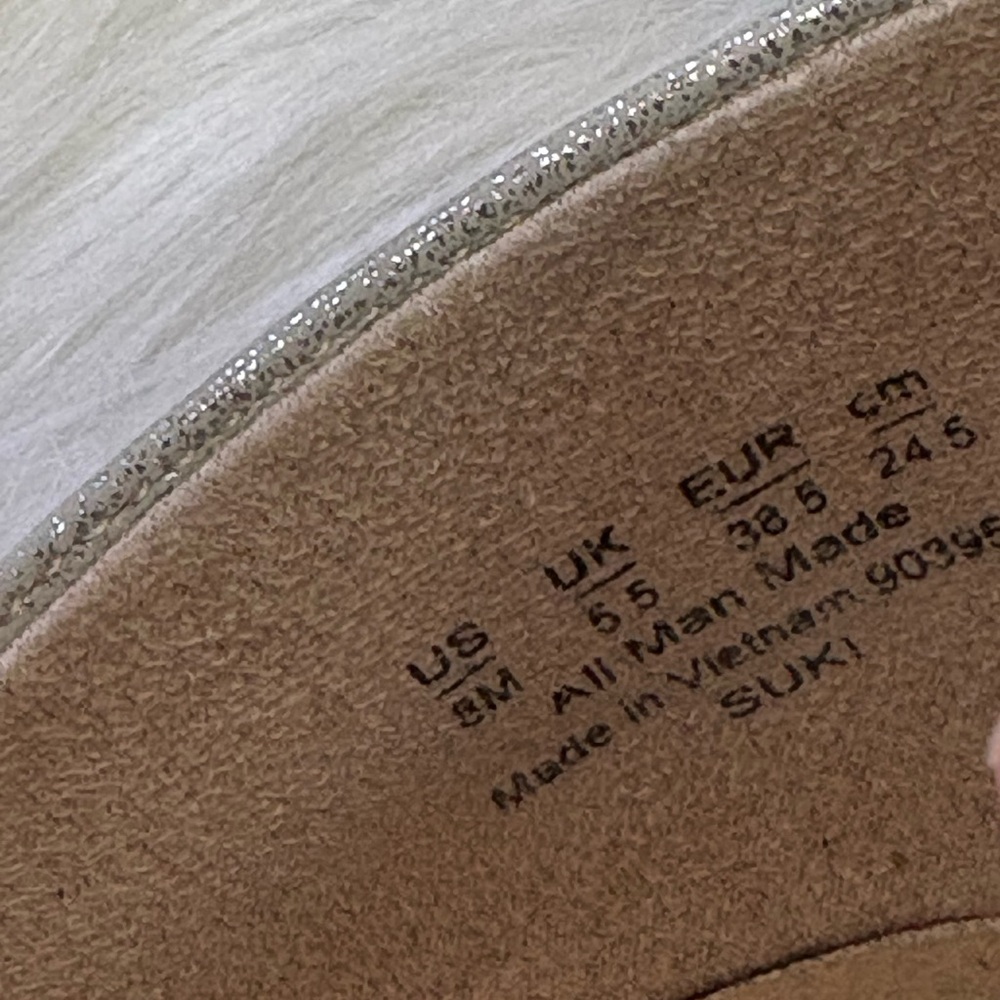 Life Stride Suki Pumps - Picture 9 of 9